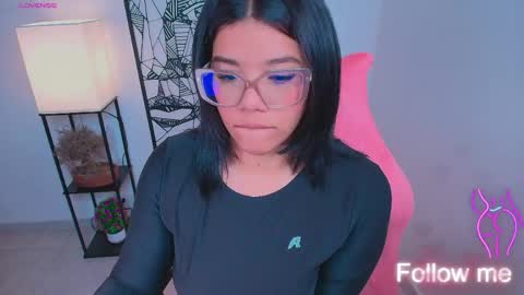Snapshot of ashleyy18__ chatting on April 22, 11:17 pm Ashleyy18 online show from April 22, 11:17 pm