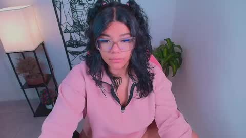 Snapshot of ashleyy18__ chatting on June 8, 12:14 am Ashleyy18 online show from June 8, 12:14 am
