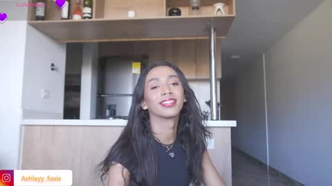 Snapshot of ashleyyfox_ chatting on May 24, 10:15 pm Ashley Fox online show from May 24, 10:15 pm