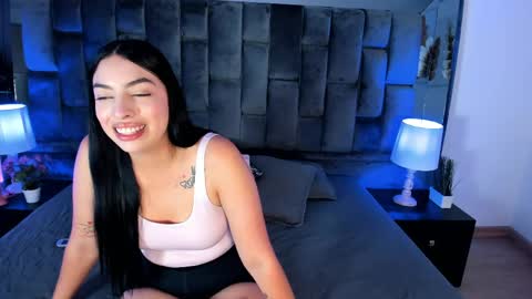Snapshot of ashly_bloom chatting on May 20, 3:34 am Ashly online show from May 20, 3:34 am