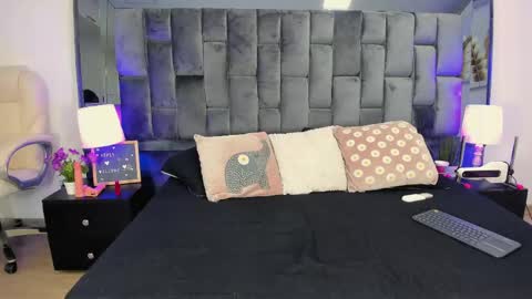 Snapshot of ashly_bloom chatting on June 7, 3:54 am Ashly online show from June 7, 3:54 am