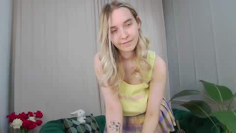 ashly_cherry online show from April 1, 1:41 pm
