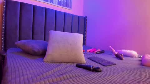 Snapshot of ashlye_miller_ chatting on December 15, 7:13 am ashlye_miller_ online show from December 15, 7:13 am