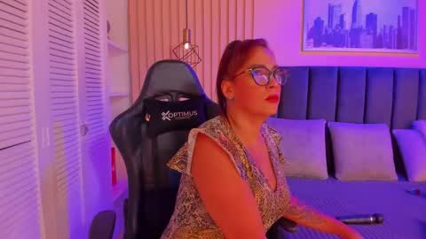 Snapshot of ashlye_miller_ chatting on January 12, 3:39 am ashlye_miller_ online show from January 12, 3:39 am