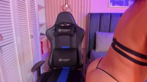 Snapshot of ashlye_miller_ chatting on January 14, 4:04 am ashlye_miller_ online show from January 14, 4:04 am