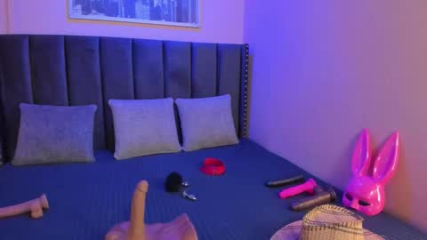 Snapshot of ashlye_miller_ chatting on October 19, 4:02 am ashlye_miller_ online show from October 19, 4:02 am