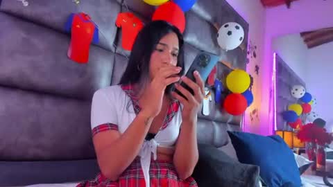 Snapshot of ashlymillerr_ chatting on June 19, 8:12 pm ashlymillerr_ online show from June 19, 8:12 pm