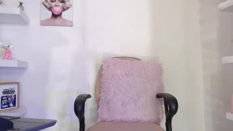 Snapshot of ashlyvesneva chatting on February 16, 10:21 pm Ashly online show from February 16, 10:21 pm