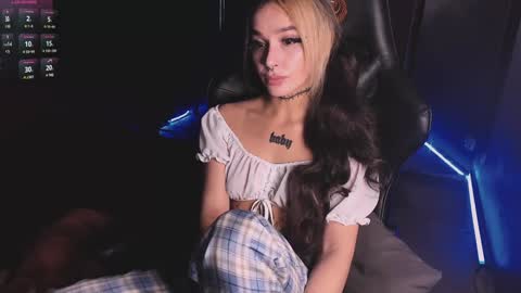 Mila online show from December 7, 6:21 am