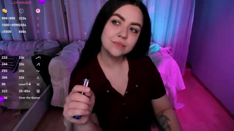 Snapshot of ashton_heidi chatting on June 4, 1:11 am Your girlfriend online show from June 4, 1:11 am