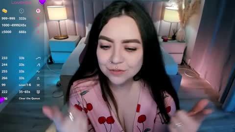 Snapshot of ashton_heidi chatting on June 5, 11:10 pm Your girlfriend online show from June 5, 11:10 pm