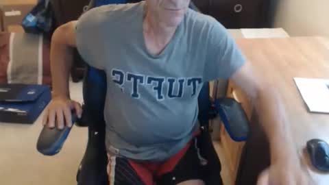 Snapshot of ashtonscashpiggie chatting on September 29, 10:14 pm In need of use online show from September 29, 10:14 pm