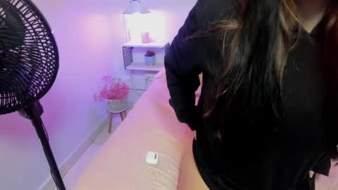 Snapshot of asia_lune chatting on May 28, 5:16 am MyaFontaine online show from May 28, 5:16 am