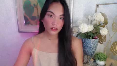 Snapshot of asian_alliyah chatting on June 8, 3:29 am asian_alliyah online show from June 8, 3:29 am