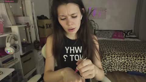 Snapshot of asian_angell chatting on July 1, 9:36 pm adeline online show from July 1, 9:36 pm