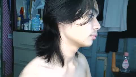 asian_babyboi online show from October 15, 11:54 am