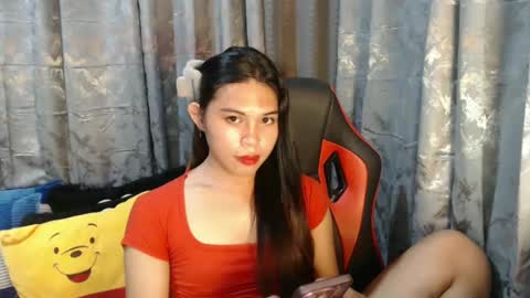 Snapshot of asian_boy_ralph143 chatting on February 21, 9:13 am ELLE dont forget to follow and thumbs up online show from February 21, 9:13 am