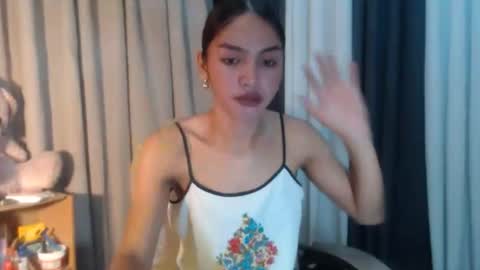 Snapshot of asian_cassy chatting on May 25, 12:27 am asian_cassy online show from May 25, 12:27 am