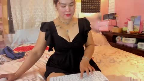 Snapshot of asian_diana69 chatting on July 24, 11:03 pm diane online show from July 24, 11:03 pm