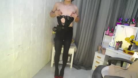 Snapshot of asian_handsomexx chatting on July 4, 10:32 am asian_handsomexx online show from July 4, 10:32 am