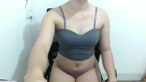Snapshot of asian_hotties69 chatting on March 31, 6:03 am asian_hotties69 online show from March 31, 6:03 am