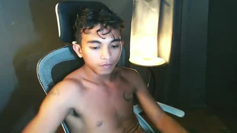 Snapshot of asian_hunk_moreno chatting on June 23, 5:00 pm Yuri online show from June 23, 5:00 pm