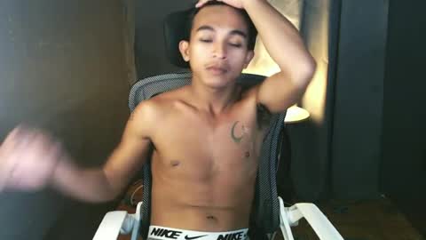 Snapshot of asian_hunk_moreno chatting on June 28, 3:29 pm Yuri online show from June 28, 3:29 pm