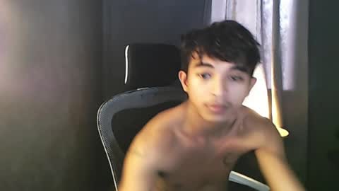 Snapshot of asian_hunk_moreno chatting on July 17, 7:15 am Yuri online show from July 17, 7:15 am