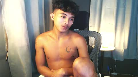 Snapshot of asian_hunk_moreno chatting on July 20, 4:09 pm Yuri online show from July 20, 4:09 pm