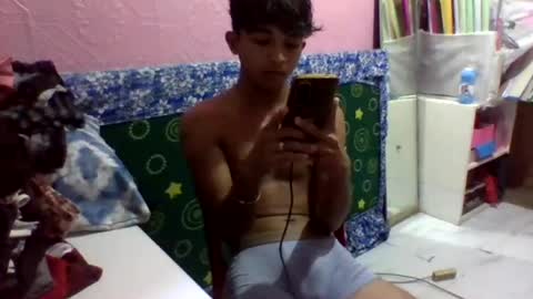 Snapshot of asian_hunk_moreno chatting on August 4, 5:21 am Yuri online show from August 4, 5:21 am
