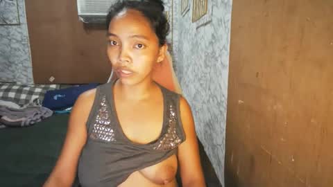 Snapshot of asian_janeth chatting on February 3, 3:04 am im janeth single mom online show from February 3, 3:04 am