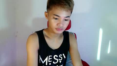 Snapshot of asian_lover05 chatting on April 26, 11:02 pm asian_lover05 online show from April 26, 11:02 pm