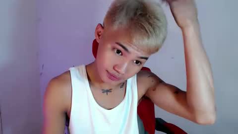 Snapshot of asian_lover05 chatting on April 30, 4:46 pm asian_lover05 online show from April 30, 4:46 pm