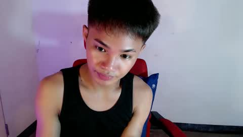 Snapshot of asian_lover05 chatting on May 22, 4:23 pm asian_lover05 online show from May 22, 4:23 pm