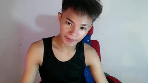 Snapshot of asian_lover05 chatting on May 23, 4:11 pm asian_lover05 online show from May 23, 4:11 pm