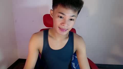 Snapshot of asian_lover05 chatting on June 6, 4:44 pm asian_lover05 online show from June 6, 4:44 pm