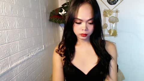 Snapshot of asian_pretty143 chatting on July 23, 9:07 am asian_pretty143 online show from July 23, 9:07 am