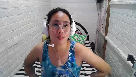 Snapshot of asian_sexydimples chatting on February 13, 3:24 pm Trixie online show from February 13, 3:24 pm