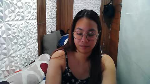 Snapshot of asian_sexydimples chatting on May 11, 4:04 pm Trixie online show from May 11, 4:04 pm