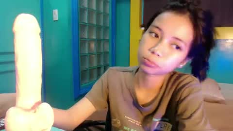 Snapshot of asian_slade chatting on May 8, 4:12 pm asian_slade online show from May 8, 4:12 pm