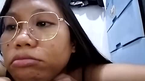 asiancreamy4u online show from December 10, 5:22 pm