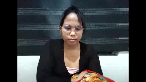 asiancreamy4u online show from February 19, 2:02 pm