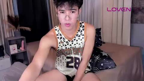 asiancum_peter online show from June 10, 3:18 am