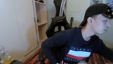 Bry online show from December 25, 11:54 am