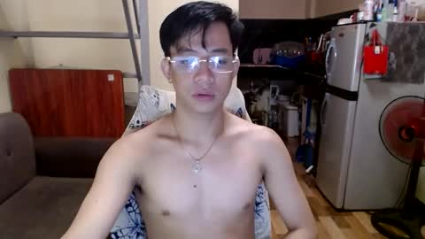 asiandreamboyx online show from February 15, 12:33 pm