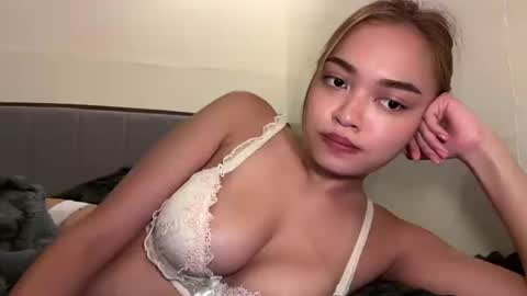 Snapshot of asianelara15 chatting on July 28, 8:54 am asianelara15 online show from July 28, 8:54 am