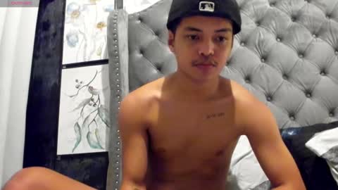 VICTORIA SCOTT online show from November 29, 12:30 pm