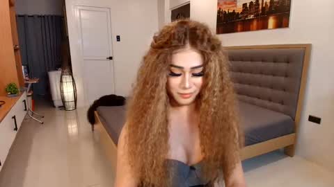 Snapshot of asiannaughtyerika chatting on December 7, 9:17 am ERIKA 3 online show from December 7, 9:17 am