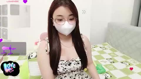 Snapshot of asianniky chatting on September 15, 12:43 am asianniky online show from September 15, 12:43 am