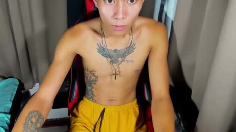 Snapshot of asianplayboyx chatting on February 14, 2:28 am mark online show from February 14, 2:28 am